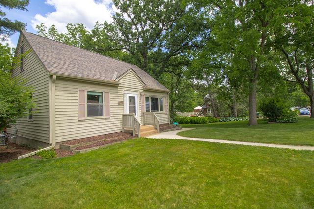 2087 Eldridge Avenue E, North Saint Paul, MN 55109