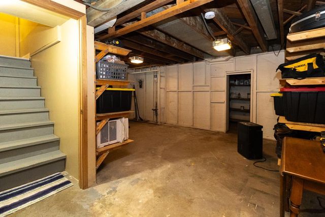 2087 Eldridge Avenue E, North Saint Paul, MN 55109
