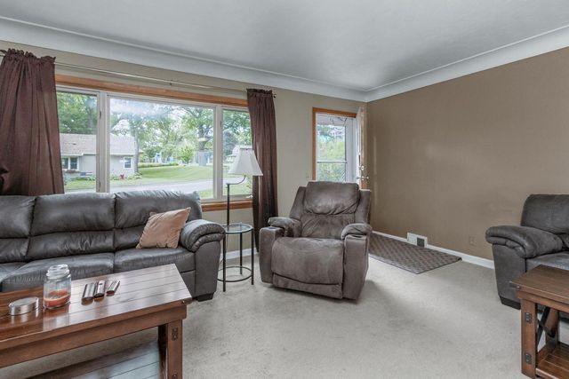 2087 Eldridge Avenue E, North Saint Paul, MN 55109