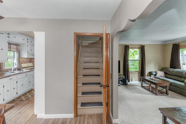 2087 Eldridge Avenue E, North Saint Paul, MN 55109