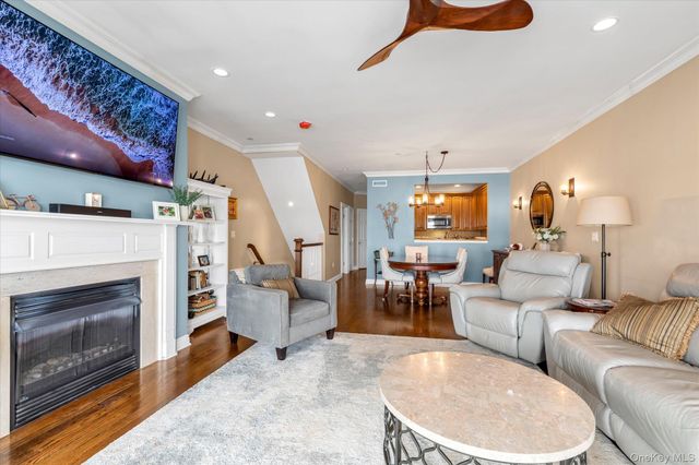 100 Empire Boulevard 13, Island Park, NY 11558