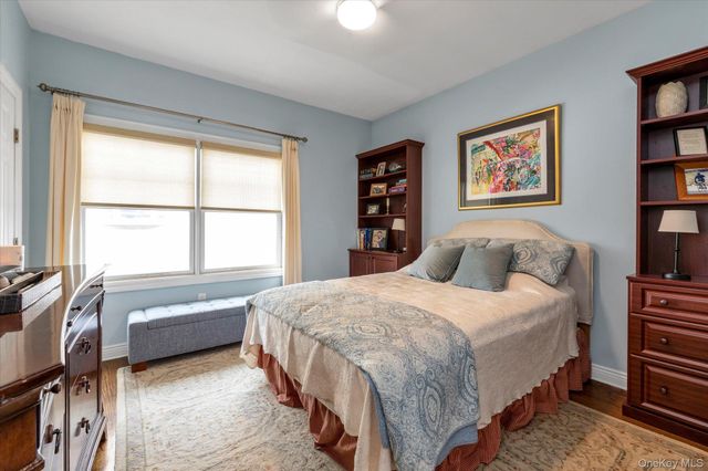 100 Empire Boulevard 13, Island Park, NY 11558