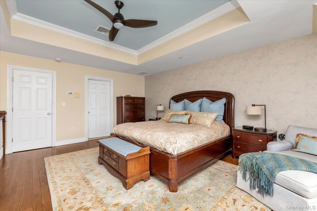 100 Empire Boulevard 13, Island Park, NY 11558