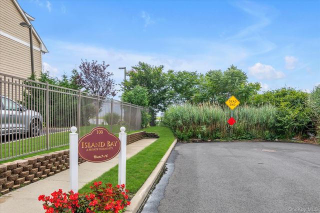 100 Empire Boulevard 13, Island Park, NY 11558