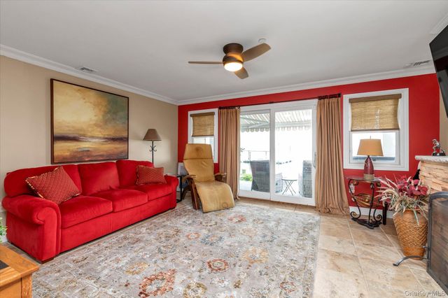 100 Empire Boulevard 13, Island Park, NY 11558