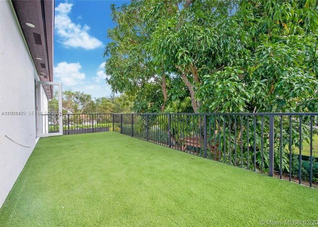 8164 SW 171st St, Palmetto Bay, FL 33157