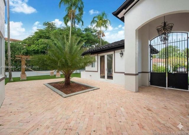 8164 SW 171st St, Palmetto Bay, FL 33157