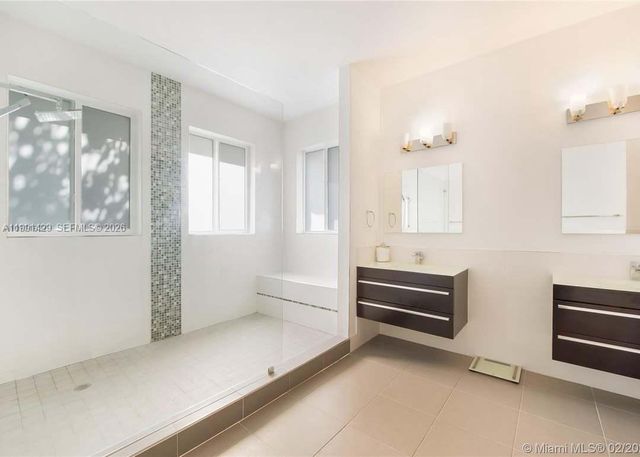 8164 SW 171st St, Palmetto Bay, FL 33157