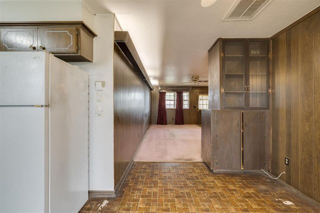 200 E Beech Avenue, Yukon, OK 73099