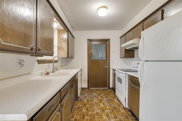 200 E Beech Avenue, Yukon, OK 73099