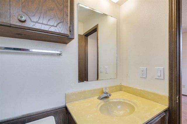 200 E Beech Avenue, Yukon, OK 73099