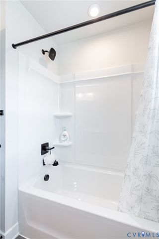 1943 Enon Station Dr, Chester, VA 23836
