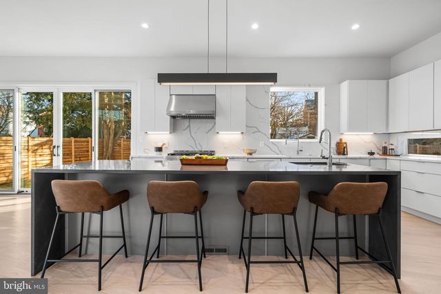 4810 3RD ST N, Arlington, VA 22203