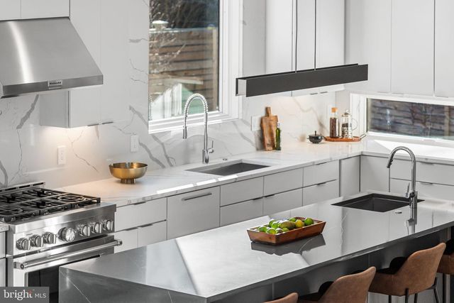 4810 3RD ST N, Arlington, VA 22203