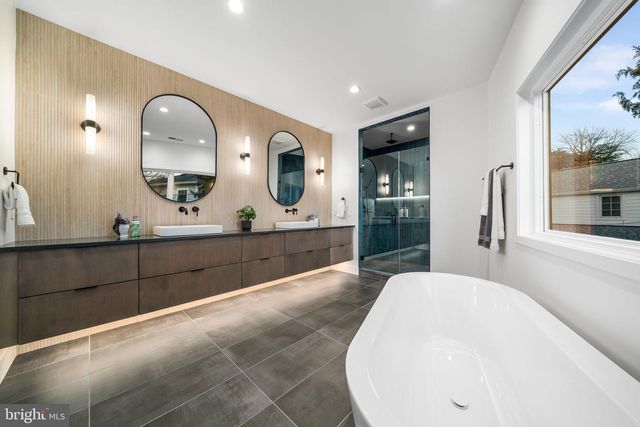 4810 3RD ST N, Arlington, VA 22203