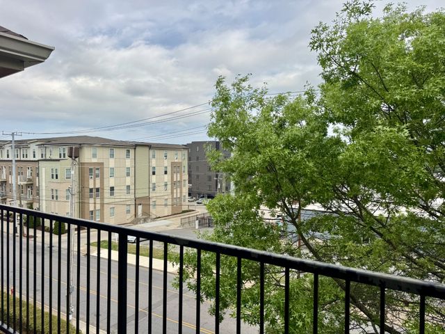 800 Woodland St Apt 304, Nashville, TN 37206