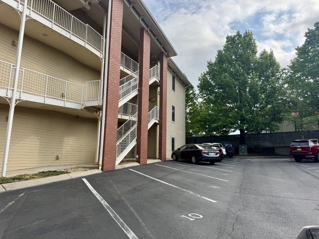 800 Woodland St Apt 304, Nashville, TN 37206