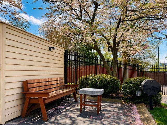 800 Woodland St Apt 304, Nashville, TN 37206