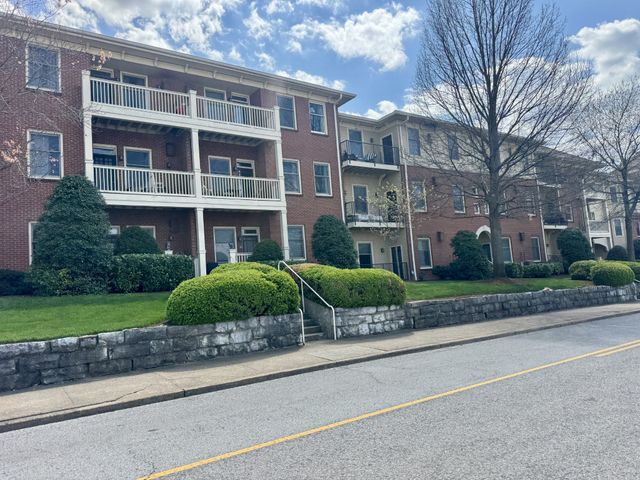 800 Woodland St Apt 304, Nashville, TN 37206