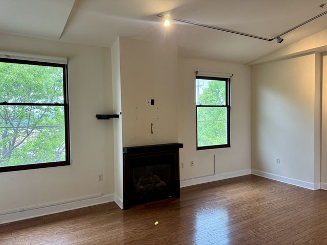 800 Woodland St Apt 304, Nashville, TN 37206