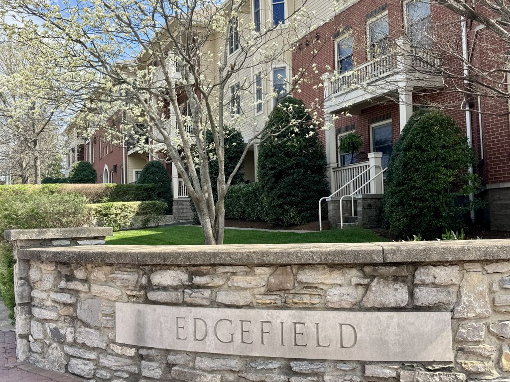 800 Woodland St Apt 304, Nashville, TN 37206