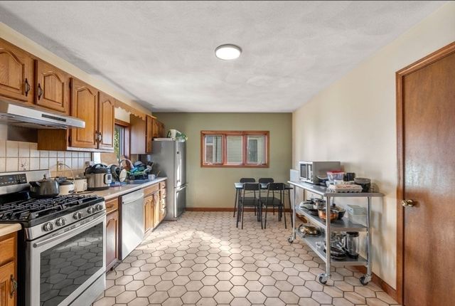 8 Franklin St 2, Somerville, MA 02145