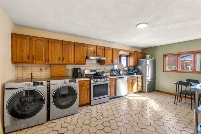 8 Franklin St 2, Somerville, MA 02145