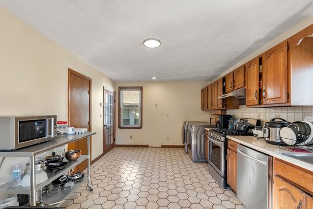 8 Franklin St 2, Somerville, MA 02145