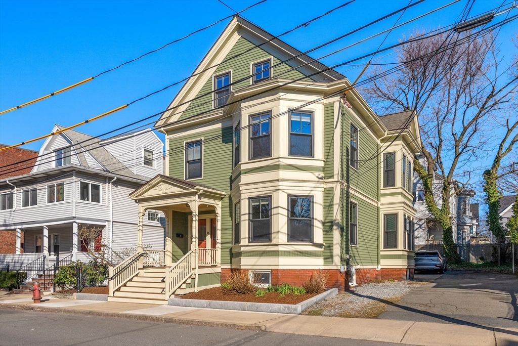 8 Franklin St 2, Somerville, MA 02145