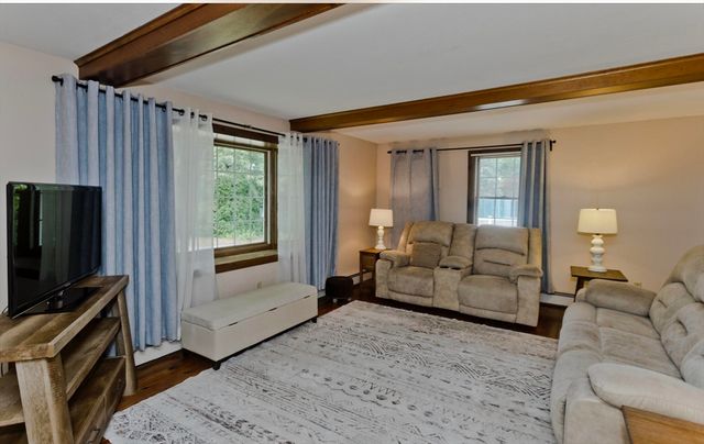 4 Caroline Cir, Palmer, MA 01069