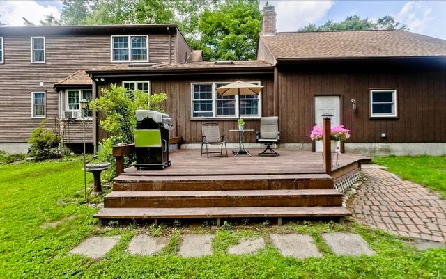 4 Caroline Cir, Palmer, MA 01069