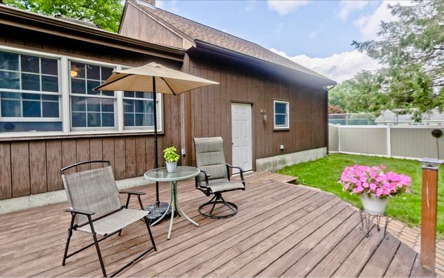 4 Caroline Cir, Palmer, MA 01069