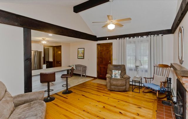 4 Caroline Cir, Palmer, MA 01069