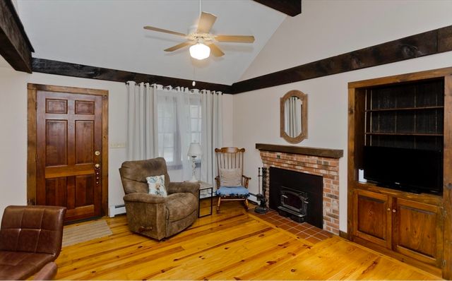 4 Caroline Cir, Palmer, MA 01069