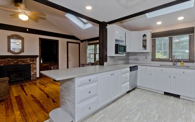 4 Caroline Cir, Palmer, MA 01069