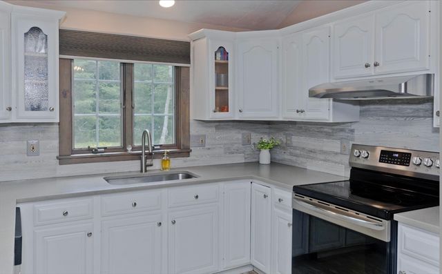 4 Caroline Cir, Palmer, MA 01069