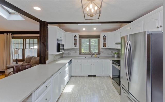 4 Caroline Cir, Palmer, MA 01069