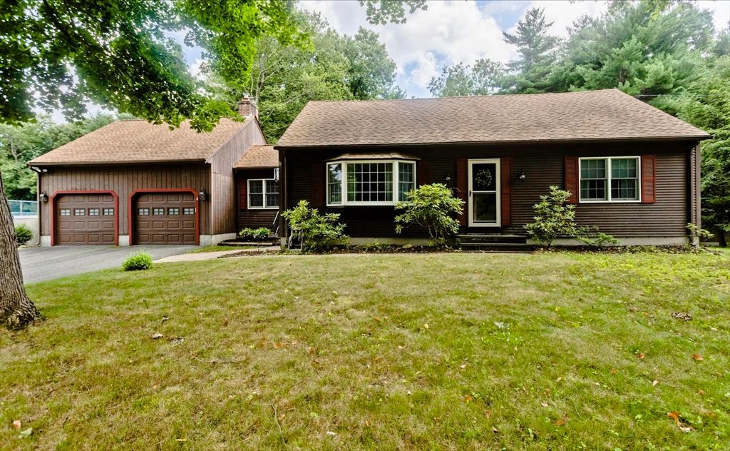 4 Caroline Cir, Palmer, MA 01069