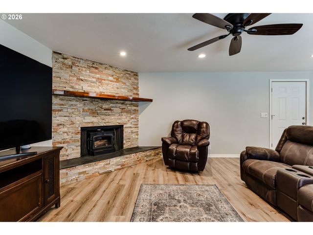 3924 JOSH St, Eugene, OR 97402