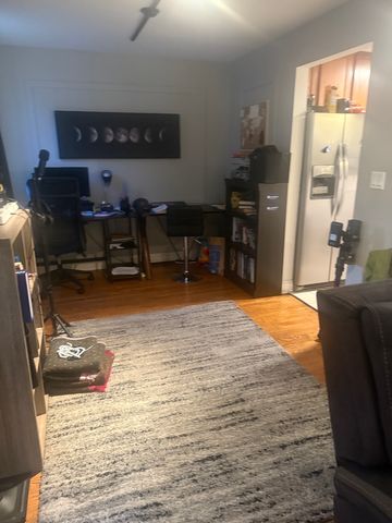 2501 W TOUHY Avenue 202, Chicago, IL 60645