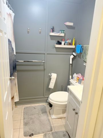 2501 W TOUHY Avenue 202, Chicago, IL 60645