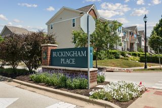 69 Nicholas Drive W, Des Plaines, IL 60016
