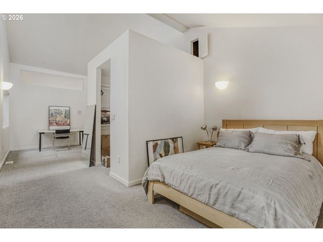 1000 FOREST MEADOWS Way, Lake Oswego, OR 97034