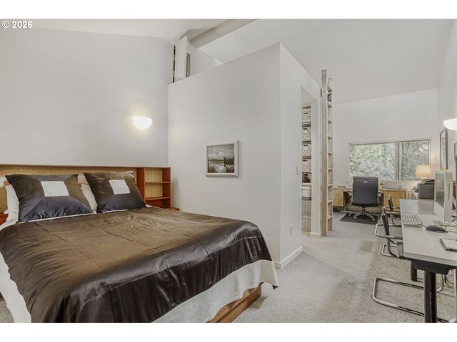 1000 FOREST MEADOWS Way, Lake Oswego, OR 97034