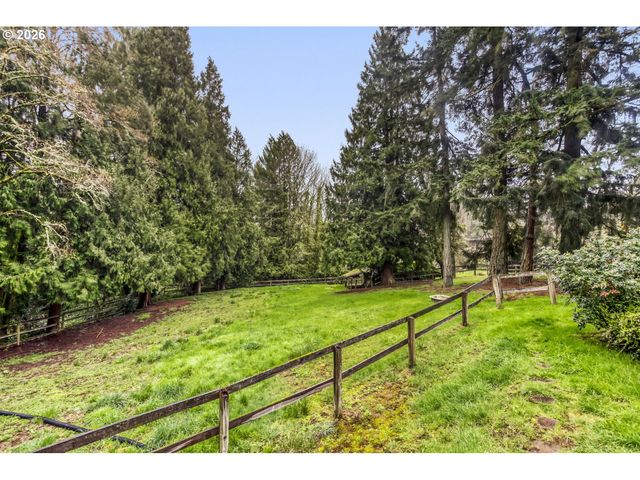 1000 FOREST MEADOWS Way, Lake Oswego, OR 97034