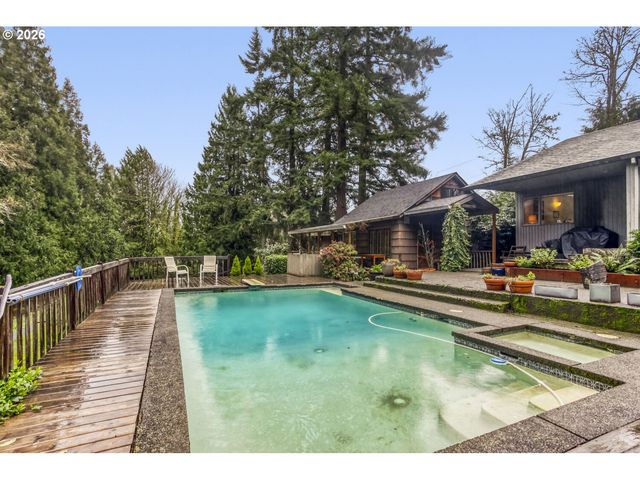 1000 FOREST MEADOWS Way, Lake Oswego, OR 97034