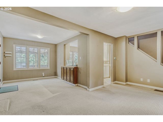 1000 FOREST MEADOWS Way, Lake Oswego, OR 97034