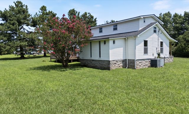 11065 New cut off Rd, Bon Aqua, TN 37025