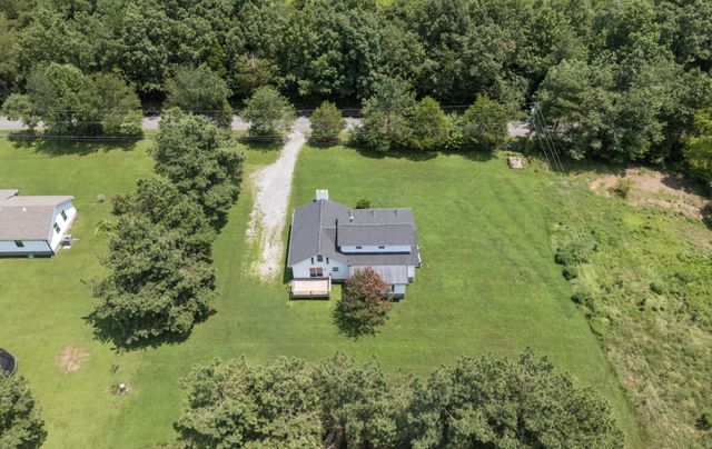 11065 New cut off Rd, Bon Aqua, TN 37025