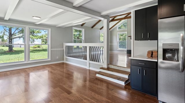 11065 New cut off Rd, Bon Aqua, TN 37025